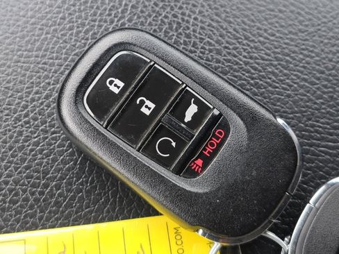 Used 2023 Honda Pilot EX-L image 32