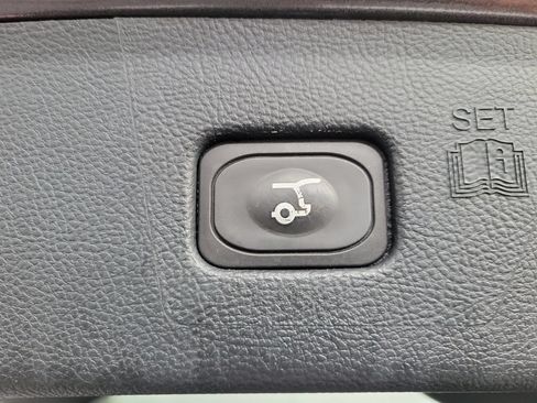 Used 2020 Ford Edge Titanium w/ Equipment Group 301A FWD image 10