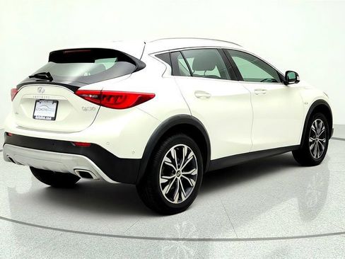 Used 2018 INFINITI QX30 Premium w/ Technology Package AWD/4WD image 5