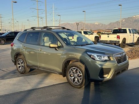Used 2019 Subaru Forester Premium w/ All-Weather Package image 32
