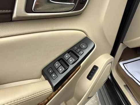 Used 2016 GMC Yukon XL Denali w/ Open Road Package AWD/4WD image 15