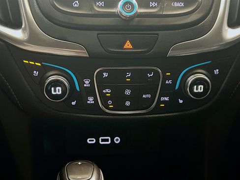 Used 2021 Chevrolet Equinox Premier AWD/4WD image 11