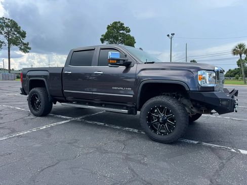 Used 2015 GMC Sierra 2500 Denali w/ Duramax Plus Package AWD/4WD image 6
