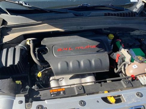 Used 2016 Jeep Renegade Limited image 32