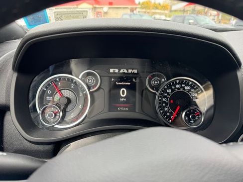 Used 2024 RAM 3500 Big Horn image 31