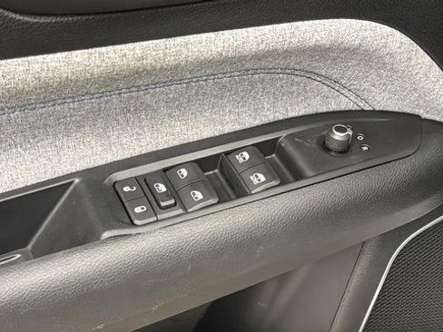 Used 2022 Jeep Compass Latitude AWD/4WD image 19