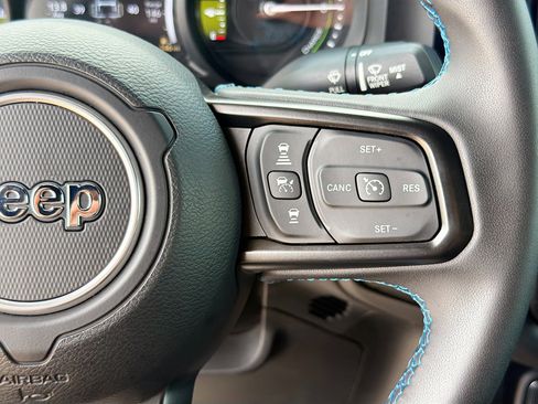 Used 2024 Jeep Wrangler Unlimited Rubicon 4xe image 36