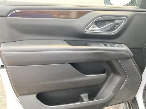 Used 2021 GMC Yukon XL SLE w/ Gmc Pro Safety Plus Package AWD/4WD image 16