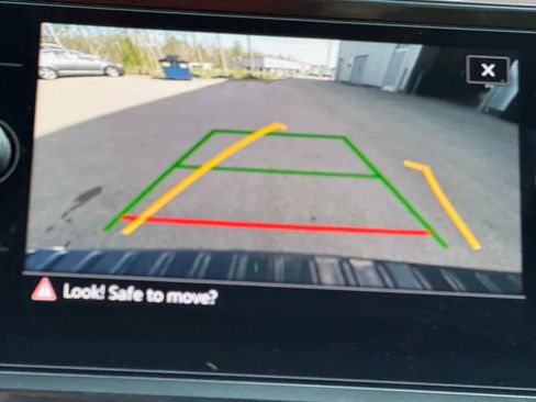 Used 2022 Volkswagen Tiguan SE R-Line AWD/4WD image 16