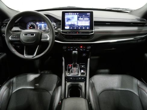 Used 2023 Jeep Compass Trailhawk image 10