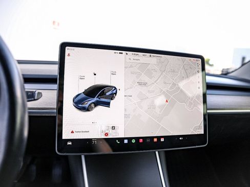 Used 2018 Tesla Model 3 Mid Range RWD image 22