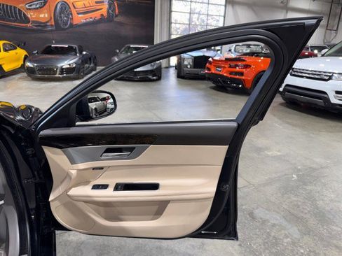 Used 2016 Jaguar XF Prestige image 49