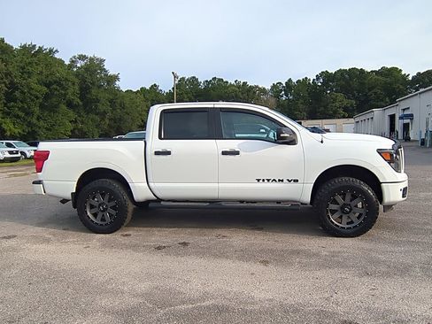 Used 2019 Nissan Titan SL w/ Midnight Edition image 3
