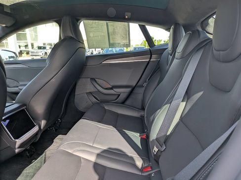 Used 2022 Tesla Model S AWD/4WD image 17