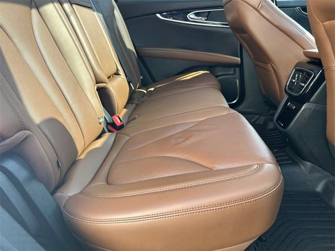 Used 2022 Lincoln Nautilus Reserve image 16