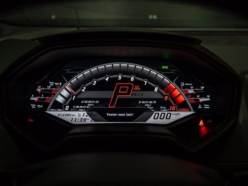 Used 2021 Lamborghini Huracan EVO RWD image 20