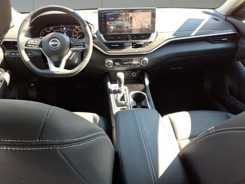 Used 2025 Nissan Altima 2.5 SL AWD/4WD image 10