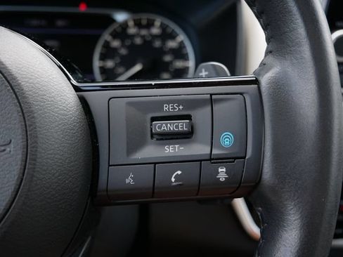 Used 2023 Nissan Rogue SL AWD/4WD image 17