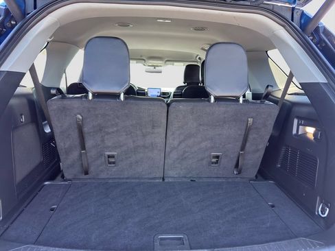 Used 2023 Ford Explorer Limited AWD/4WD image 14