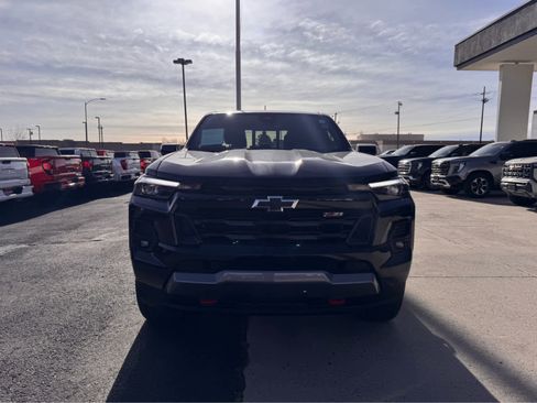 Used 2024 Chevrolet Colorado Z71 w/ Z71 Convenience Package 2 image 8