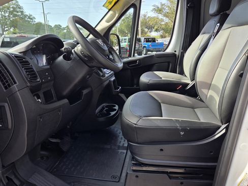 Used 2025 RAM ProMaster 2500 w/ Convenience Group FWD image 12
