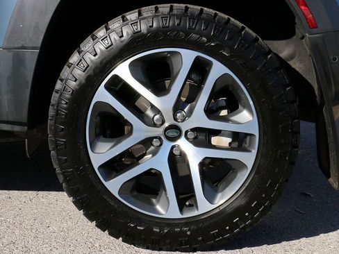 Used 2023 Land Rover Defender 110 S image 8