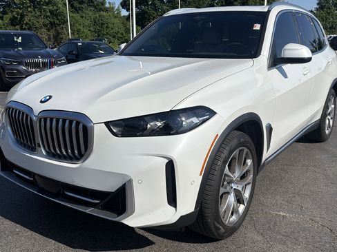 Certified 2024 BMW X5 xDrive40i w/ Parking Assistance Package AWD/4WD image 5