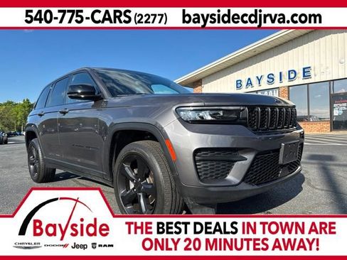 Used 2023 Jeep Grand Cherokee Altitude AWD/4WD image 1