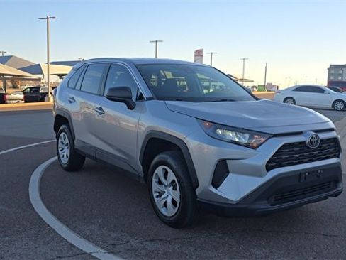 Used 2022 Toyota RAV4 LE image 4