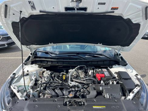 Used 2025 Nissan Altima 2.5 SR FWD image 28