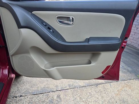 Used 2010 Hyundai Elantra GLS image 21