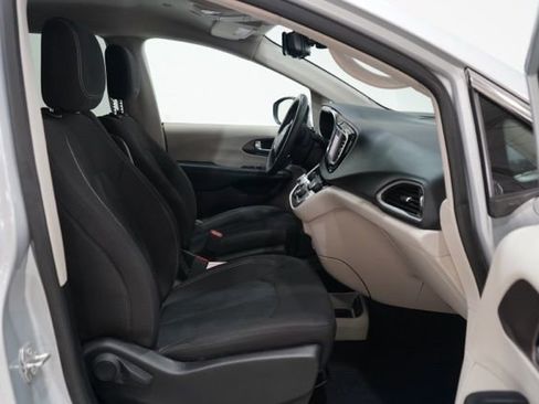 Used 2023 Chrysler Voyager LX FWD image 35