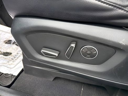 Used 2020 Ford Explorer ST w/ ST Street Pack image 27