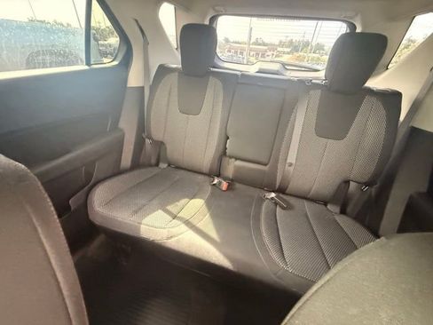 Used 2017 Chevrolet Equinox LT w/ Convenience Package AWD/4WD image 10