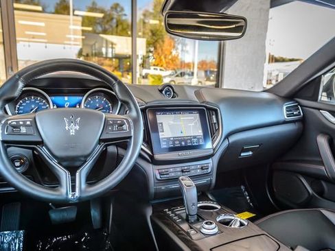 Used 2019 Maserati Ghibli S image 26
