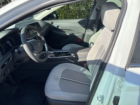 Used 2021 Hyundai Sonata SEL w/ Preferred Accessory Package image 13