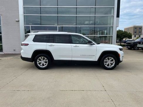 Used 2023 Jeep Grand Cherokee L Limited AWD/4WD image 4