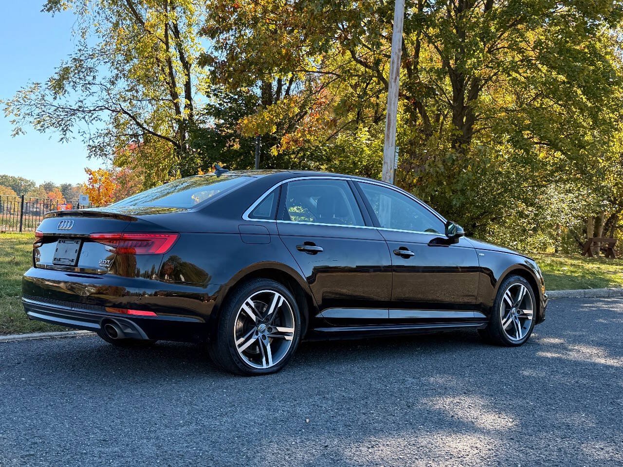 Used 2017 Audi A4 2.0T Premium Plus w/ Premium Plus Package AWD/4WD image 4