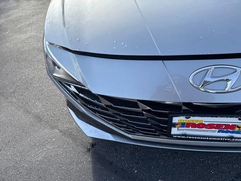 Used 2021 Hyundai Elantra SEL w/ Convenience + Premium Package image 38