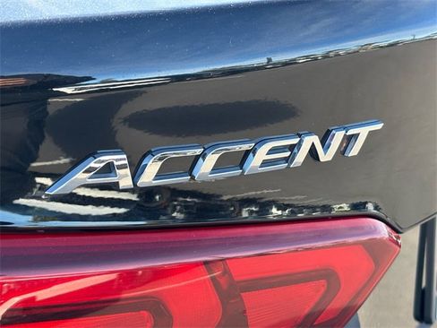 Used 2020 Hyundai Accent SEL image 13