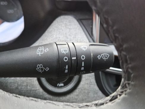 Used 2024 Jeep Compass Latitude w/ Convenience Group image 11