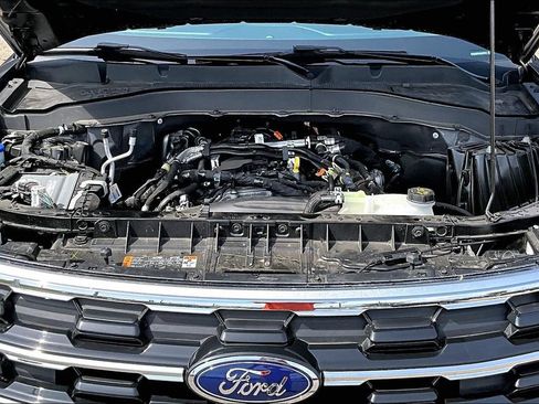 Used 2025 Ford Explorer Active w/ Active Comfort Package AWD/4WD image 10