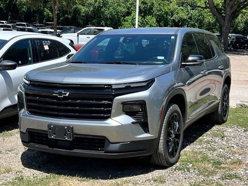 Used 2024 Chevrolet Traverse LS w/ Midnight/Sport Edition FWD image 1