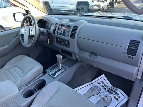 Used 2008 Nissan Frontier SE w/ Power Pkg image 16