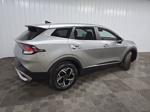 Used 2023 Kia Sportage LX image 3