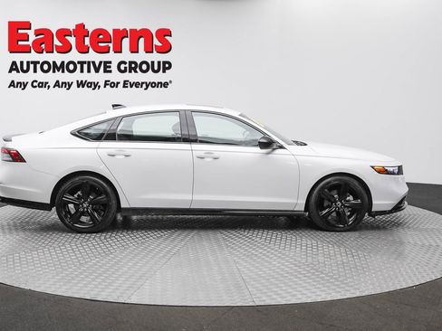 Used 2025 Honda Accord Sport image 4