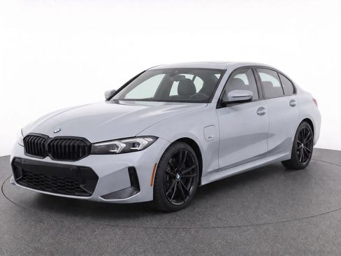 Used 2023 BMW 330e w/ M Sport Package RWD image 7