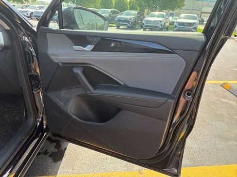 New 2025 Volkswagen Tiguan SE AWD/4WD image 33