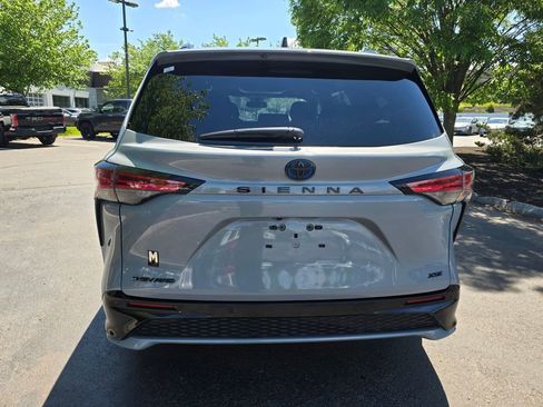 Certified 2025 Toyota Sienna XSE w/ XSE Plus Package AWD/4WD image 6