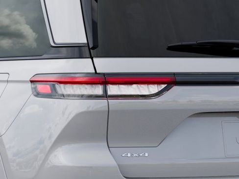 New 2026 Jeep Grand Cherokee Limited image 9